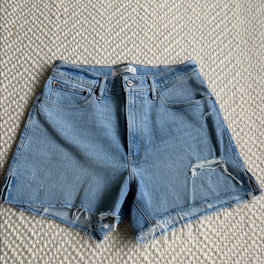 Abercrombie high rise mom shorts 4 inch